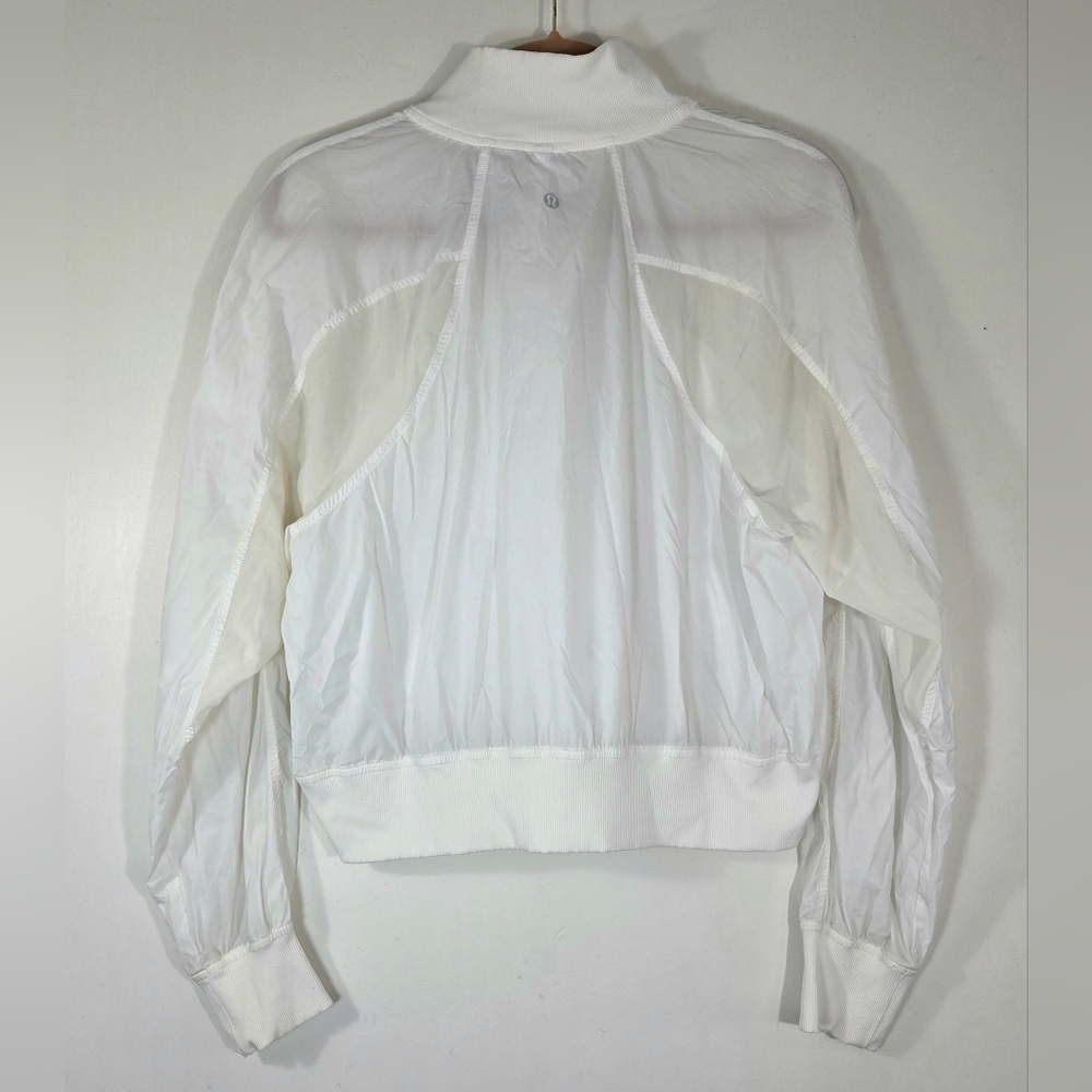 LULULEMON ATHLETICA SERVE IT LIGHTWEIGHT JACKET. - Picture 3 of 4